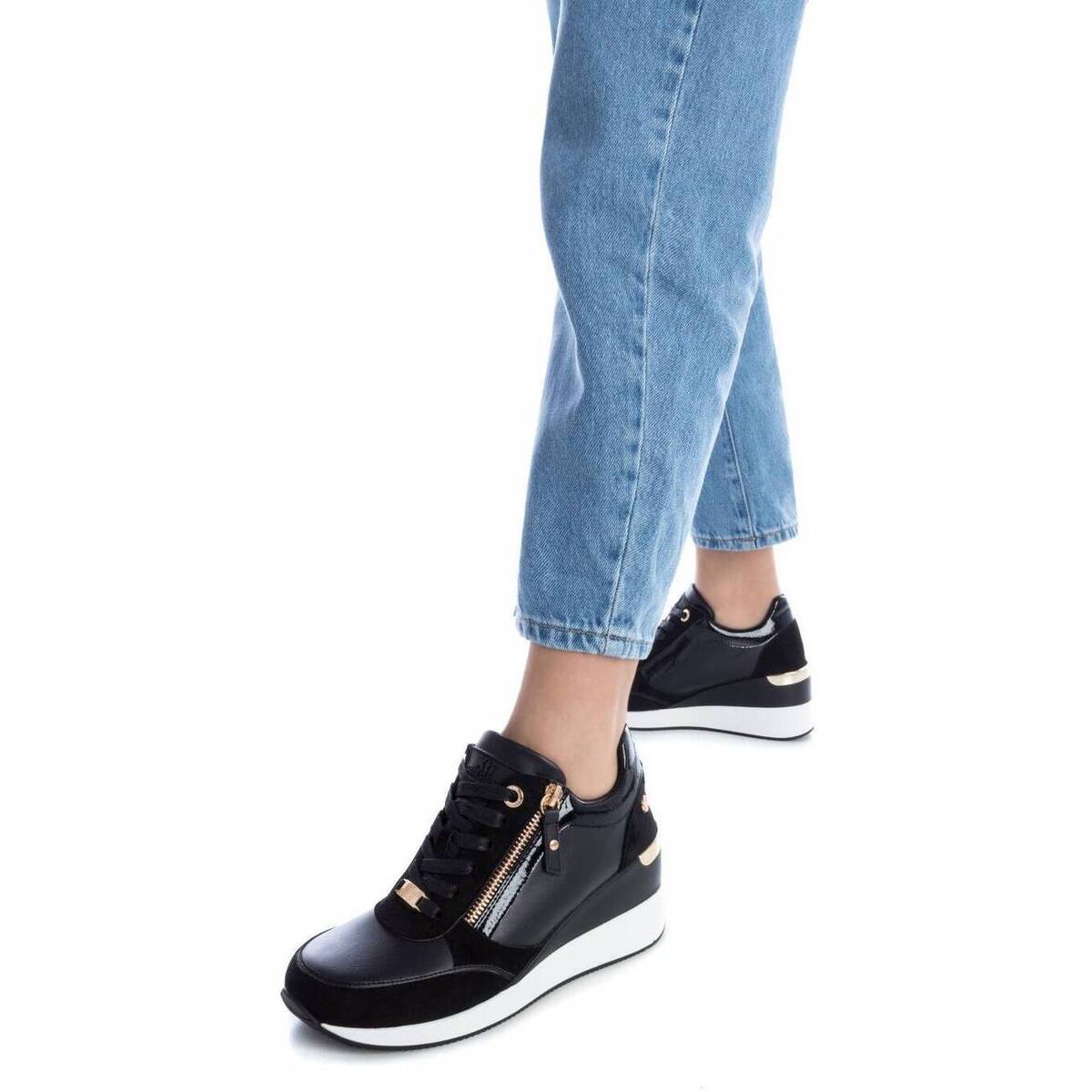 Sneaker Donna Xti con Zip Nero