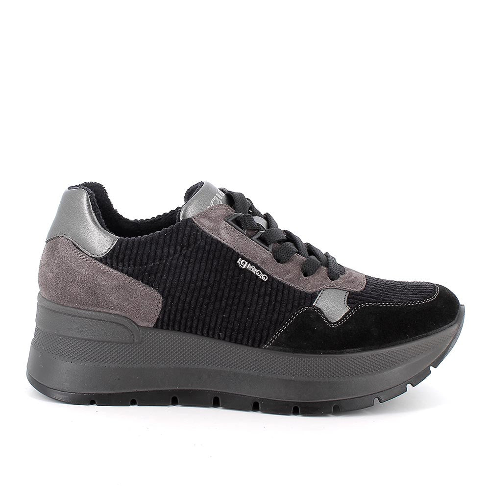Sneakers Donna Igi&co con Zeppa in Pelle Scamosciata e Tessuto Nero
