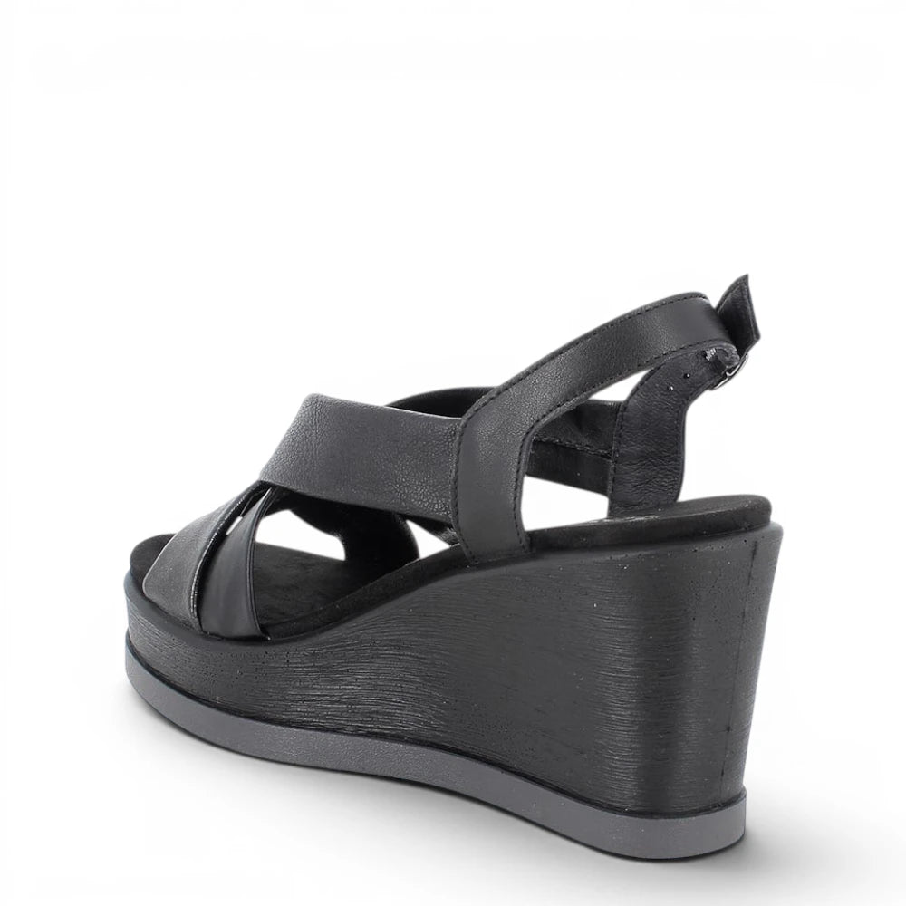 Sandalo Donna Igi&co Fasce incrociate in Pelle Nero e Zeppa Leggera