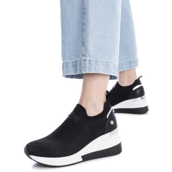 Slip on Donna Xti con Zeppa in Tessuto Nero