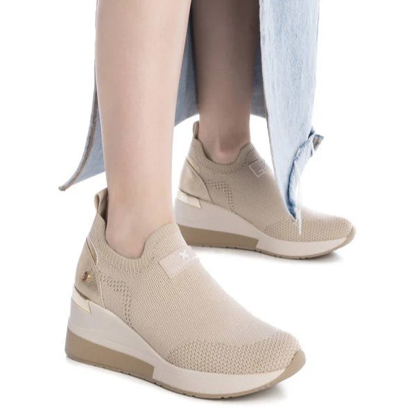 Slip on Donna Xti con Zeppa in Tessuto Beige