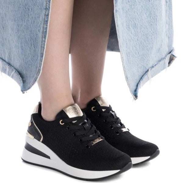 Sneaker Donna Xti con Zeppa in Tessuto Nero
