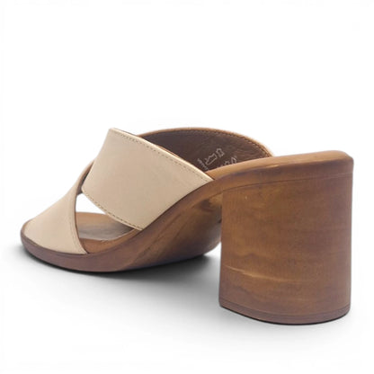 Sandalo Scalzato Donna Fasce incrocio in Pelle Beige con tacco largo e Sottopiede Imbottito Morbido - Comodità ed Eleganza