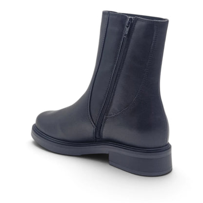 Stivaletto Donna modello Beatles in Pelle Morbida Nero con Elastico e Zip