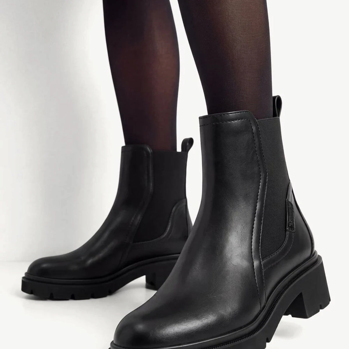 Stivaletto Donna Tamaris in Ecopelle Nero con Elastici laterali