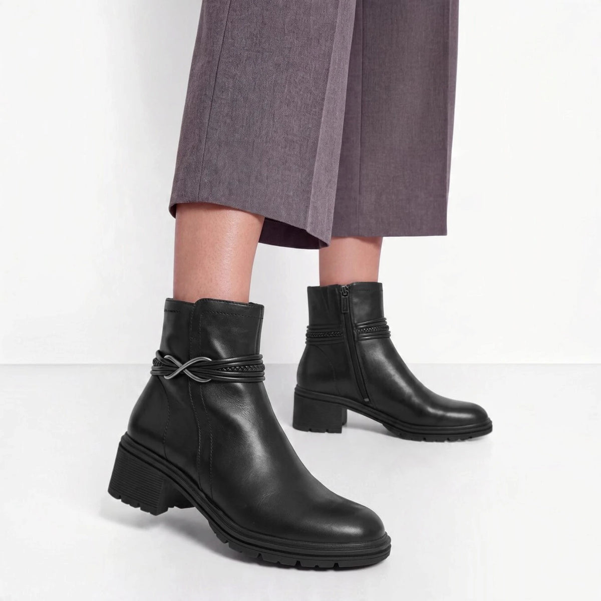 Stivaletto Donna Tamaris in Pelle Nero con Fibietta