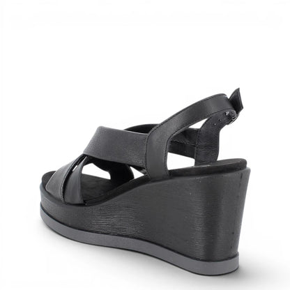 Sandalo Donna Igi&co Fasce incrociate in Pelle Nero e Zeppa Leggera