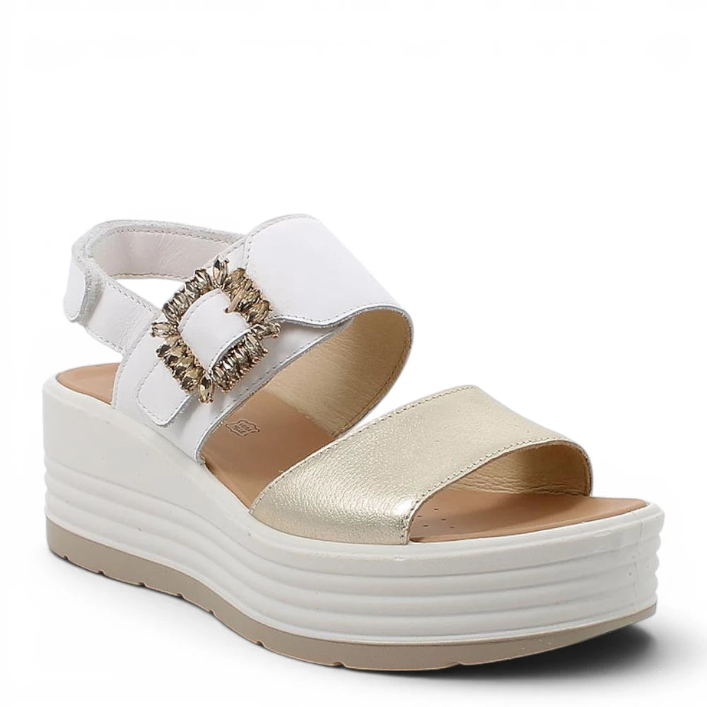 Sandalo Donna Igi&Co Zeppa con Fibbia Gioiello in Pelle Bianco - Platino e Doppia Regolazione a Strappo