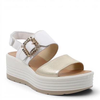 Sandalo Donna Igi&Co Zeppa con Fibbia Gioiello in Pelle Bianco - Platino e Doppia Regolazione a Strappo
