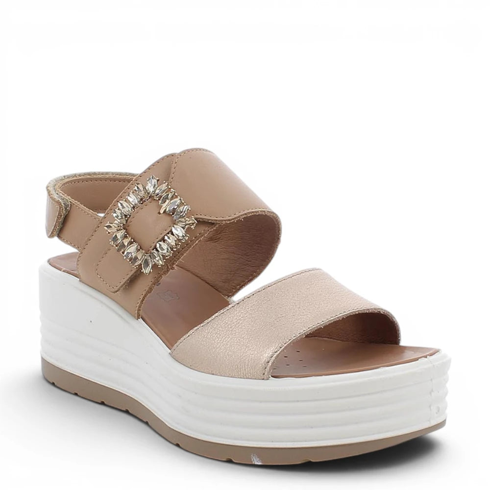 Sandalo Donna Igi&Co Zeppa con Fibbia Gioiello in Pelle Biscotto - Bronzo e Doppia Regolazione a Strappo
